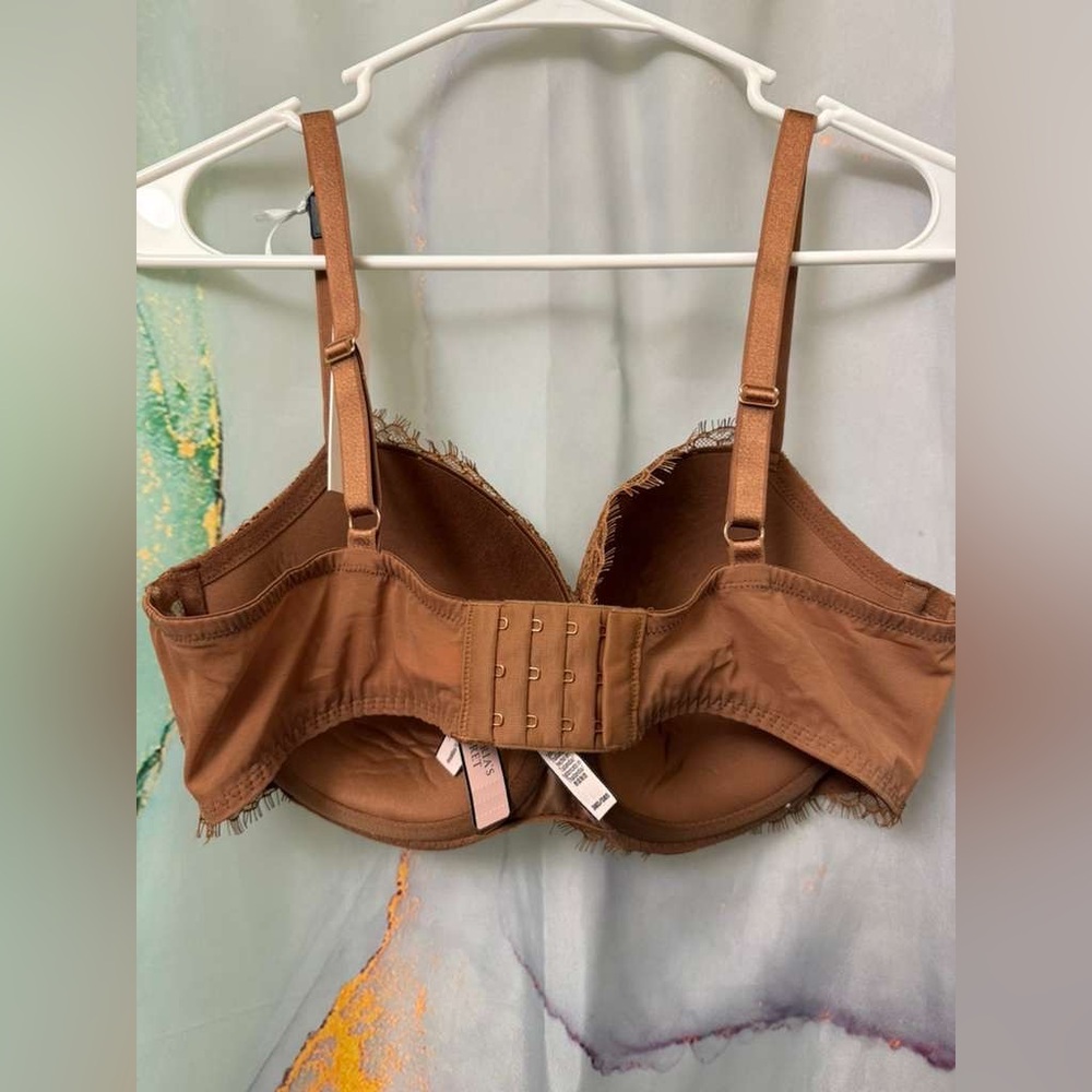 NWT- Victoria's Secret Padded Push-Up Bra Gold Sparkle Trim 
Size: 38D - Picture 2 of 8